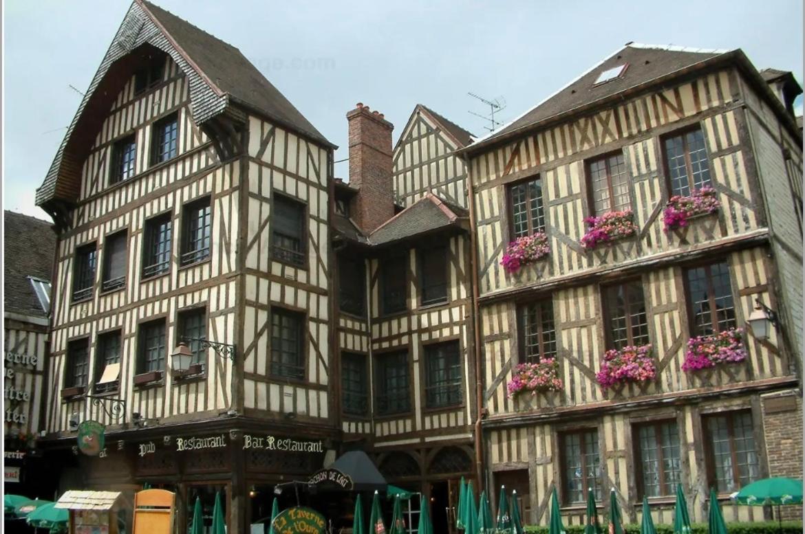 트루아 Le Treize Au Coeur Du Bouchon 아파트 외부 사진